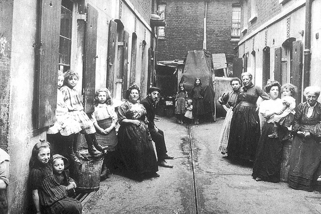 Whitechapel Alley